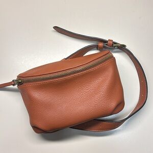 Universal Thread Tan Fanny Pack Bag